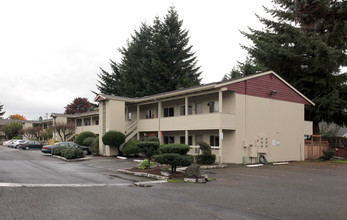 Suncrest Apartments in Olympia, WA - Building Photo - Building Photo