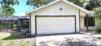 107 Hearthside Ave NW in Palm Bay, FL - Building Photo