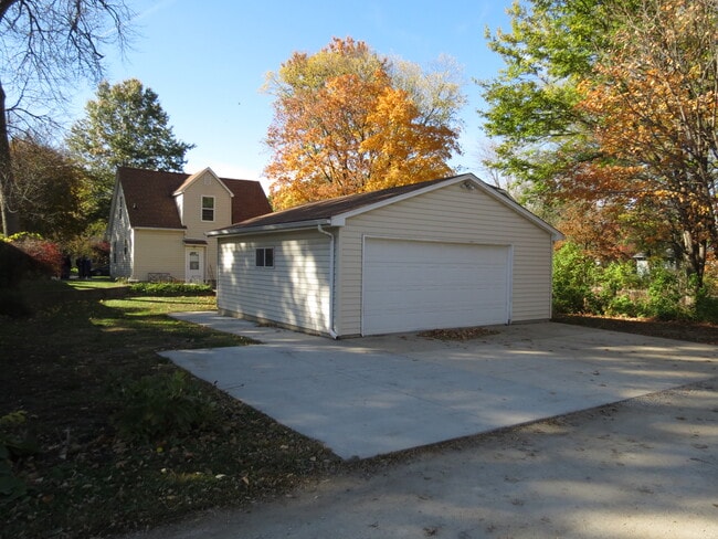 2110 Tremont St in Cedar Falls, IA - Foto de edificio - Building Photo