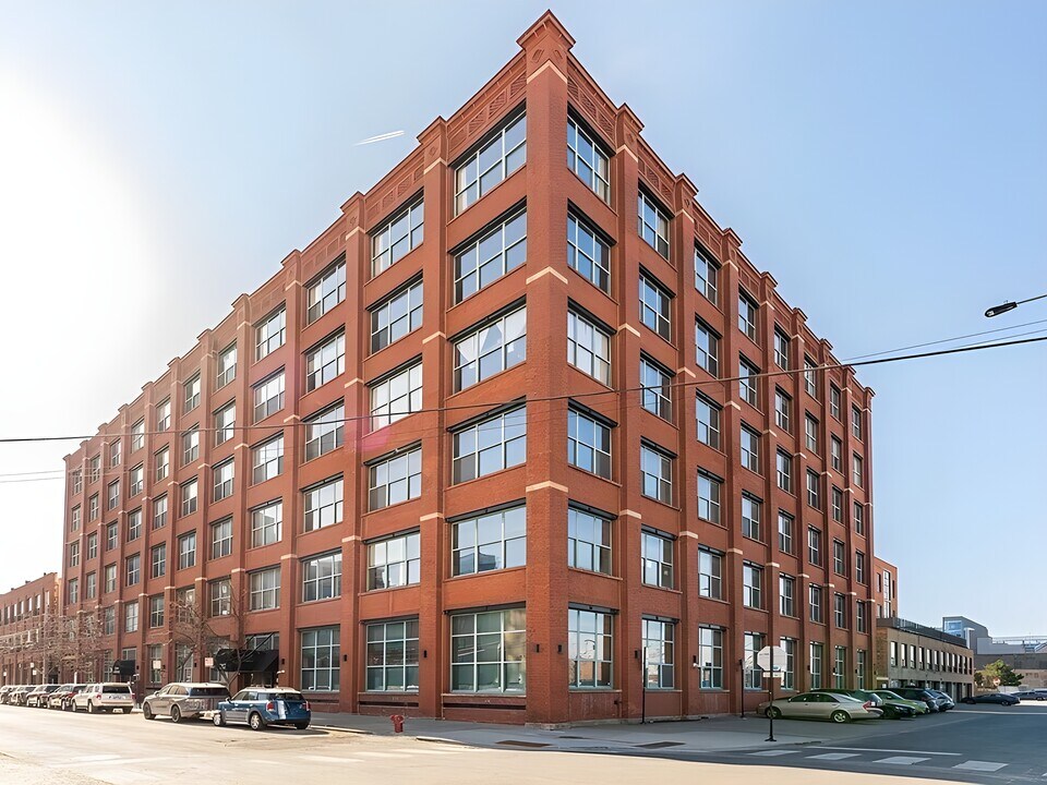 312 N May St, Unit 2H in Chicago, IL - Foto de edificio