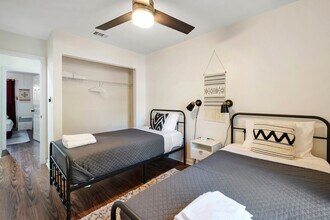 1300 Nylic St, Unit SI ID1319922P in Tallahassee, FL - Building Photo - Building Photo