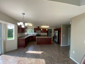 7030 E Kathleen Cir in Palmer, AK - Building Photo - Building Photo