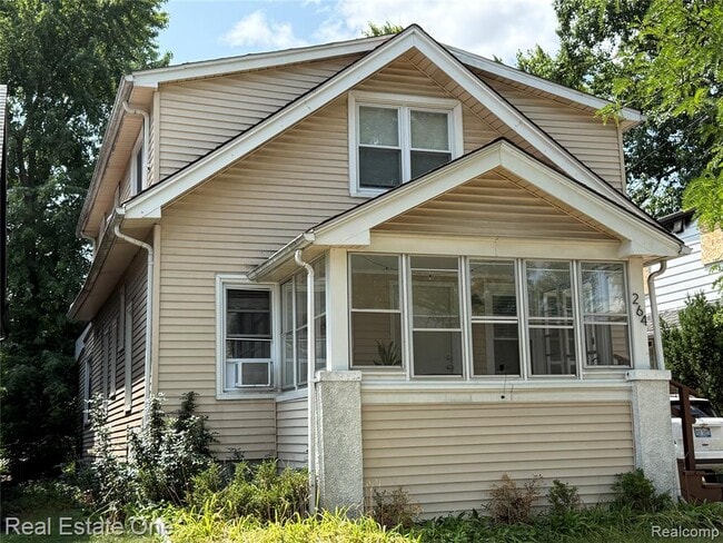 property at 264 E Woodland St