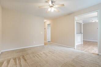 8152 Rolling Glenn Dr in Raleigh, NC - Building Photo - Building Photo