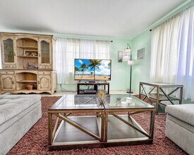 334 Walnut St in Hollywood, FL - Building Photo - Building Photo