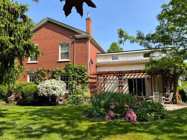 property at 5 Cleaveholm Dr