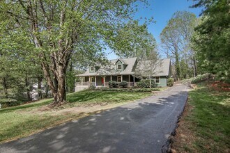 11 Timothy Ln in Candler, NC - Building Photo - Building Photo