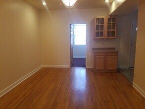 7306 S Yates Blvd in Chicago, IL - Building Photo - Building Photo