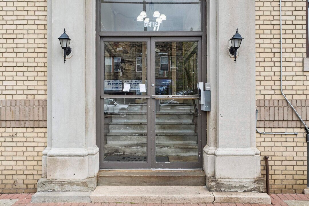 6414 Park Ave in West New York, NJ - Building Photo