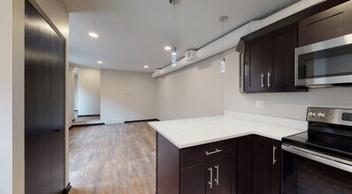 1819 E Carson St, Unit 200 in Pittsburgh, PA - Foto de edificio - Building Photo