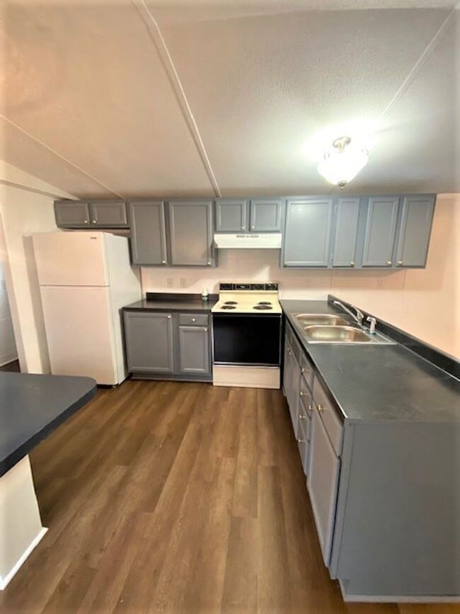 5112 Forestmont Dr in Matthews, NC - Building Photo - Building Photo