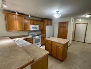 2916 Kentville Dr in Sun Prairie, WI - Foto de edificio - Building Photo