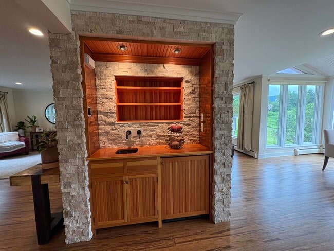 111 Kestrel Ct in Manchester, VT - Building Photo - Building Photo