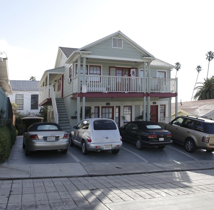 1762-1768 Vista Del Mar St in Los Angeles, CA - Foto de edificio