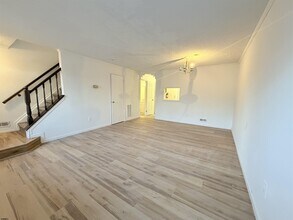 53 Greenwich Dr in Galloway, NJ - Building Photo - Building Photo