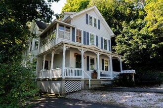128 Millville Ave in Naugatuck, CT - Building Photo - Building Photo