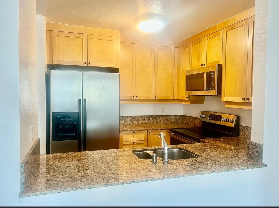 3550 Lebon Dr in San Diego, CA - Building Photo