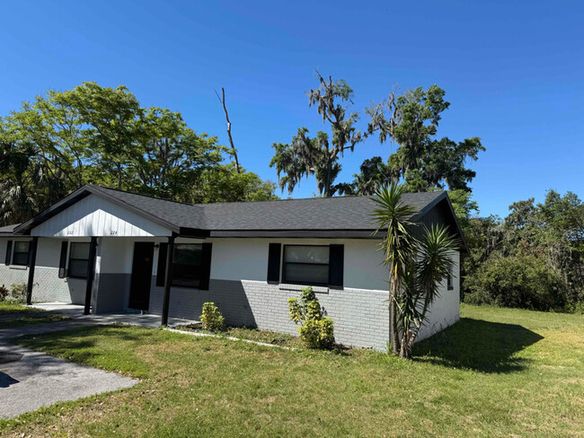 224 N Julia Ave in DeLand, FL - Building Photo - Building Photo