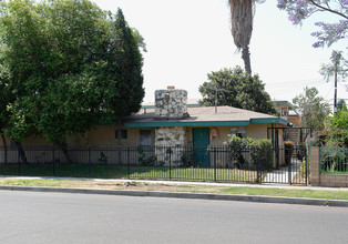 310 E Wakefield Ave in Anaheim, CA - Building Photo - Building Photo