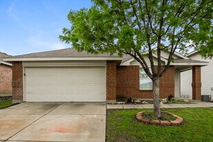 909 Rio Bravo Dr in Haslet, TX - Building Photo
