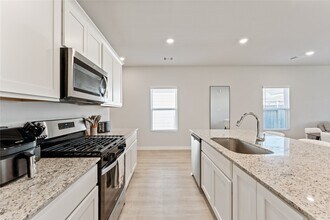 16215 Globetrotter Ct in Porter, TX - Building Photo - Building Photo