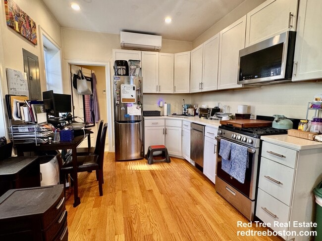 5 Edwin St, Unit 1 in Boston, MA - Building Photo - Building Photo