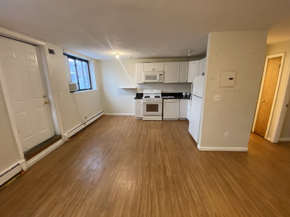 625 Somerville Ave in Somerville, MA - Building Photo