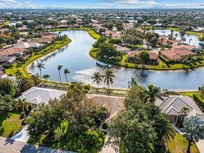 11305 Longshore Way E in Naples, FL - Building Photo - Building Photo