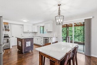 5495 Chetco Ct NE in Keizer, OR - Foto de edificio - Building Photo