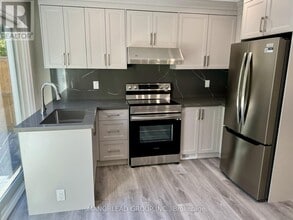 19 Waring Ct in Toronto, ON - Building Photo - Building Photo