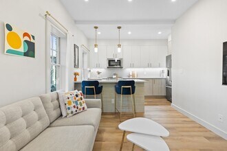46 Lancaster Terrace in Brookline, MA - Building Photo - Building Photo