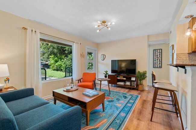 717 Cordova Ave in Ormond Beach, FL - Building Photo - Building Photo