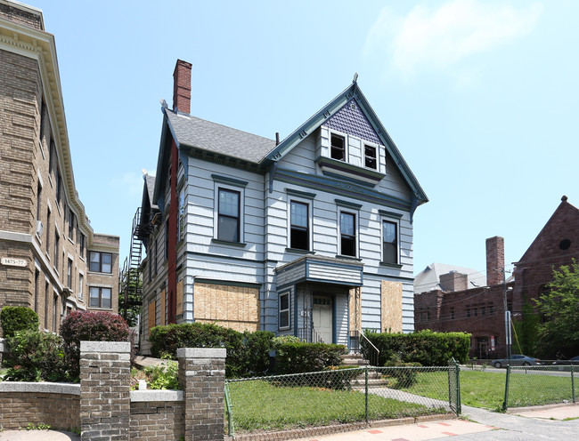 1471 Chapel St in New Haven, CT - Foto de edificio - Building Photo