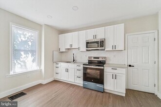 5712 Lena St in Philadelphia, PA - Building Photo - Building Photo