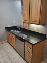 360 W Washington Ave, Unit G1 in Madison, WI - Building Photo - Building Photo