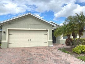 8948 Mondial Ct in Venice, FL - Building Photo