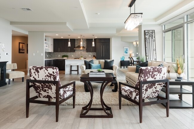 property at 2001 Lincoln St