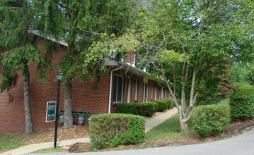 Orchard Hill Apartments in Gibsonia, PA - Foto de edificio - Building Photo