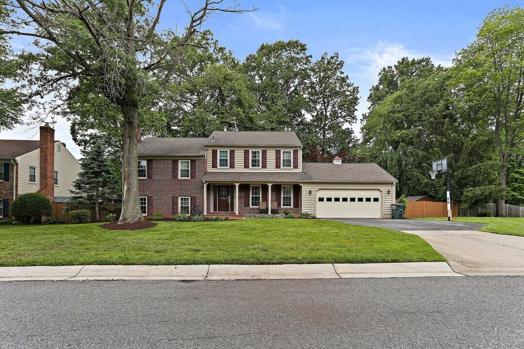 18704 Thornberry Ln in Olney, MD - Building Photo