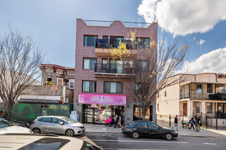3756 103rd St in Corona, NY - Building Photo - Building Photo
