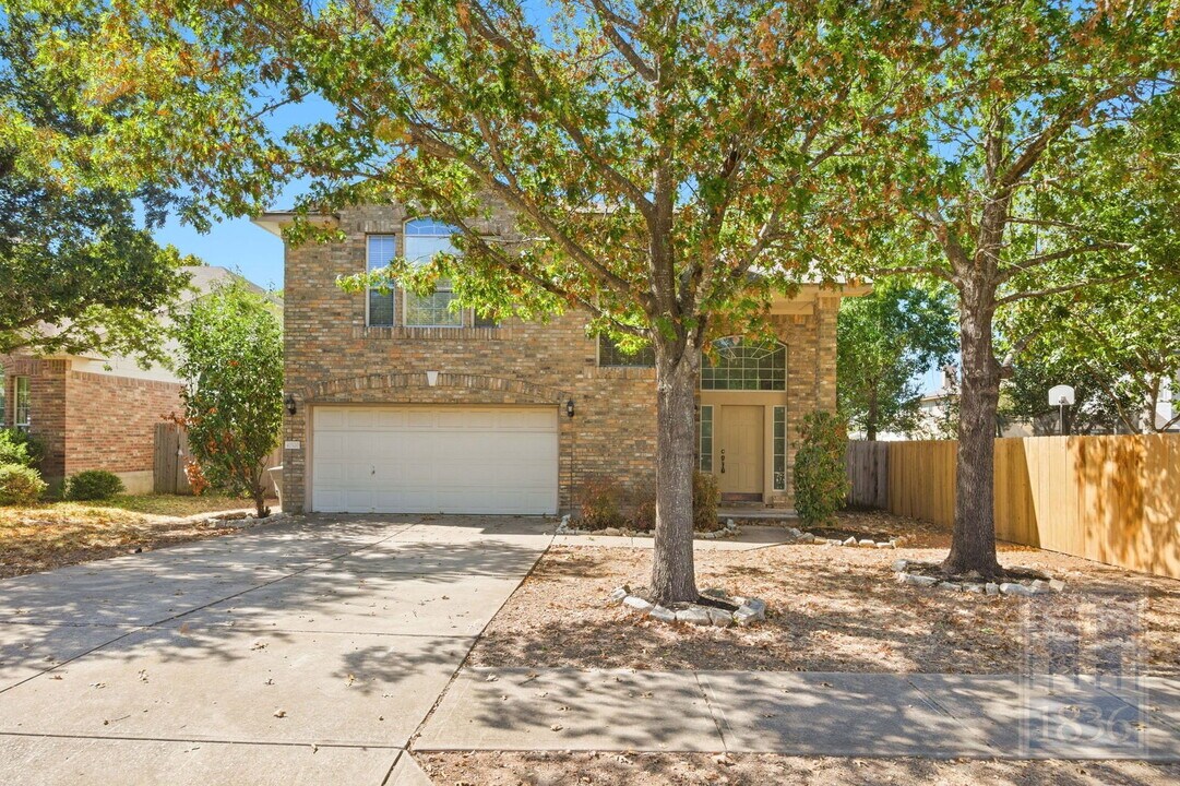 10520 Fosseway Dr in Austin, TX - Building Photo