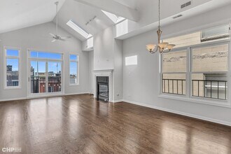 449 N Green St, Unit 4N in Chicago, IL - Building Photo - Building Photo