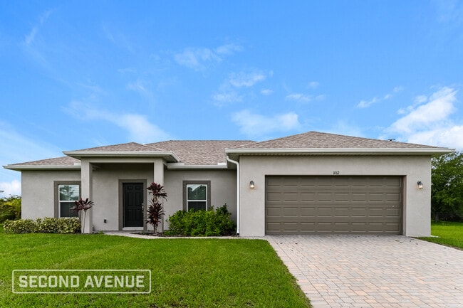 1012 NE 32nd Terrace in Cape Coral, FL - Building Photo - Building Photo
