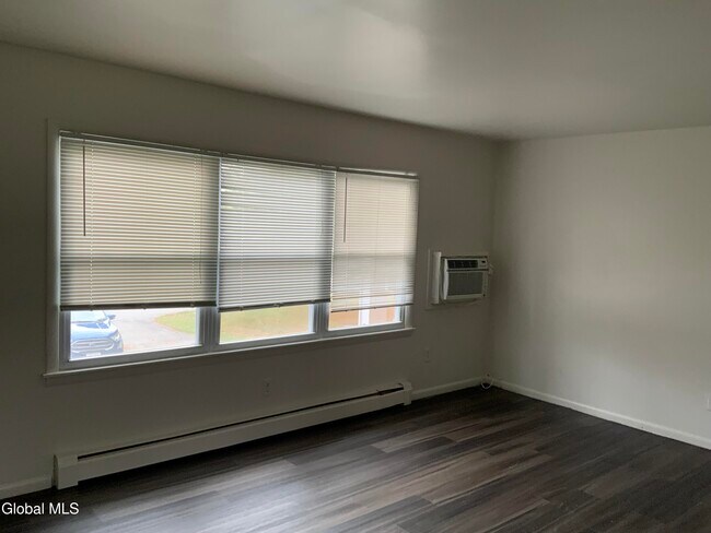 11-21-21 Ashdown Rd in Burnt Hills, NY - Building Photo - Building Photo