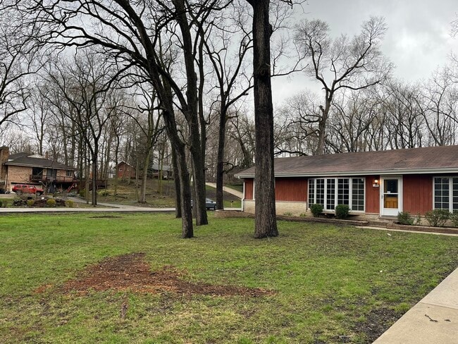 144 N Maple Ave