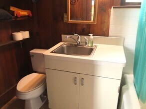 915 Brittany Ave in Encinitas, CA - Building Photo - Building Photo