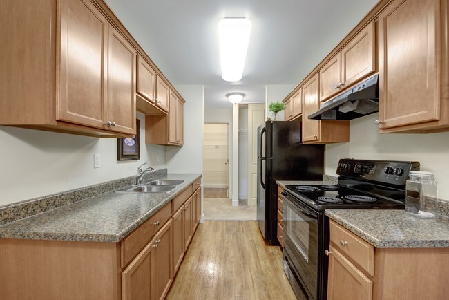 Wyndham Crossing in Edmonton, AB - Building Photo - Building Photo