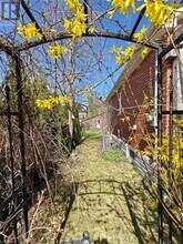 18 Dunbar Rd S in Waterloo, ON - Building Photo - Building Photo