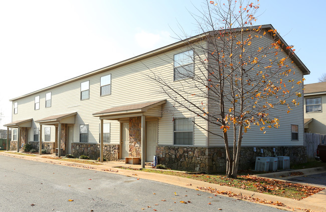 Salters Apartments in Conway, AR - Foto de edificio - Building Photo