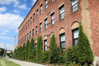 Landmark Court Apartments in Tacoma, WA - Building Photo - Building Photo